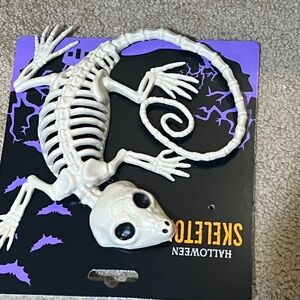 Gecko Lizard Skeleton Halloween PROP Bones Decor 6”